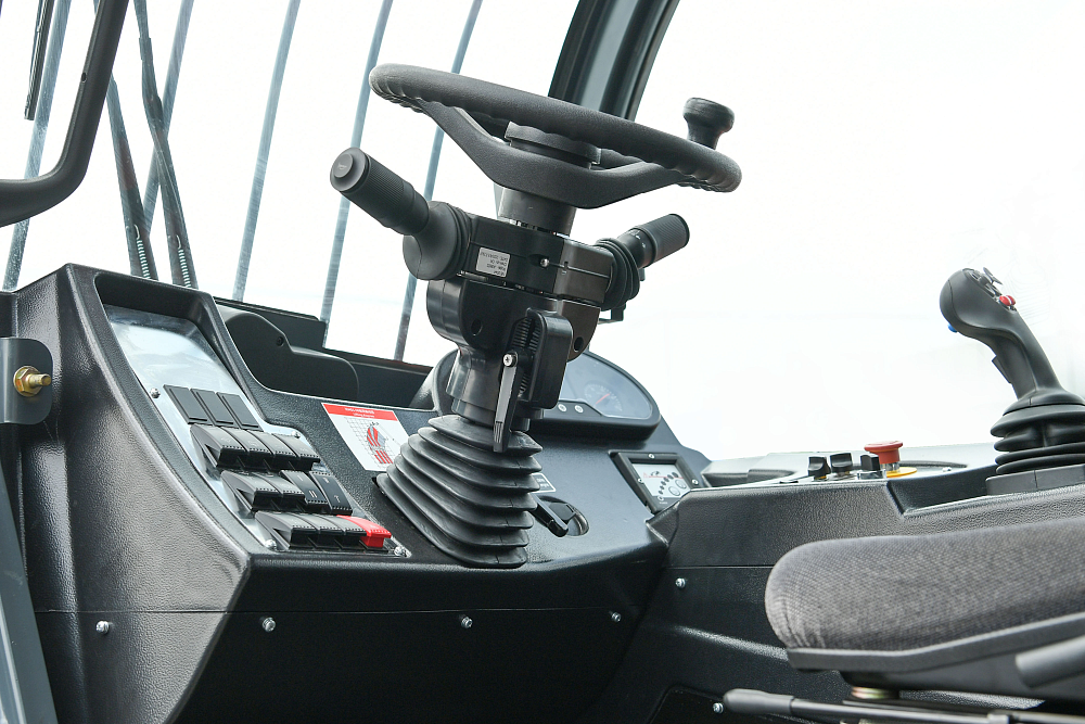 Телескопический погрузчик Heli 35THCJ13-CUS/L (35H88-128S-C3) в Санкт-Петербурге
